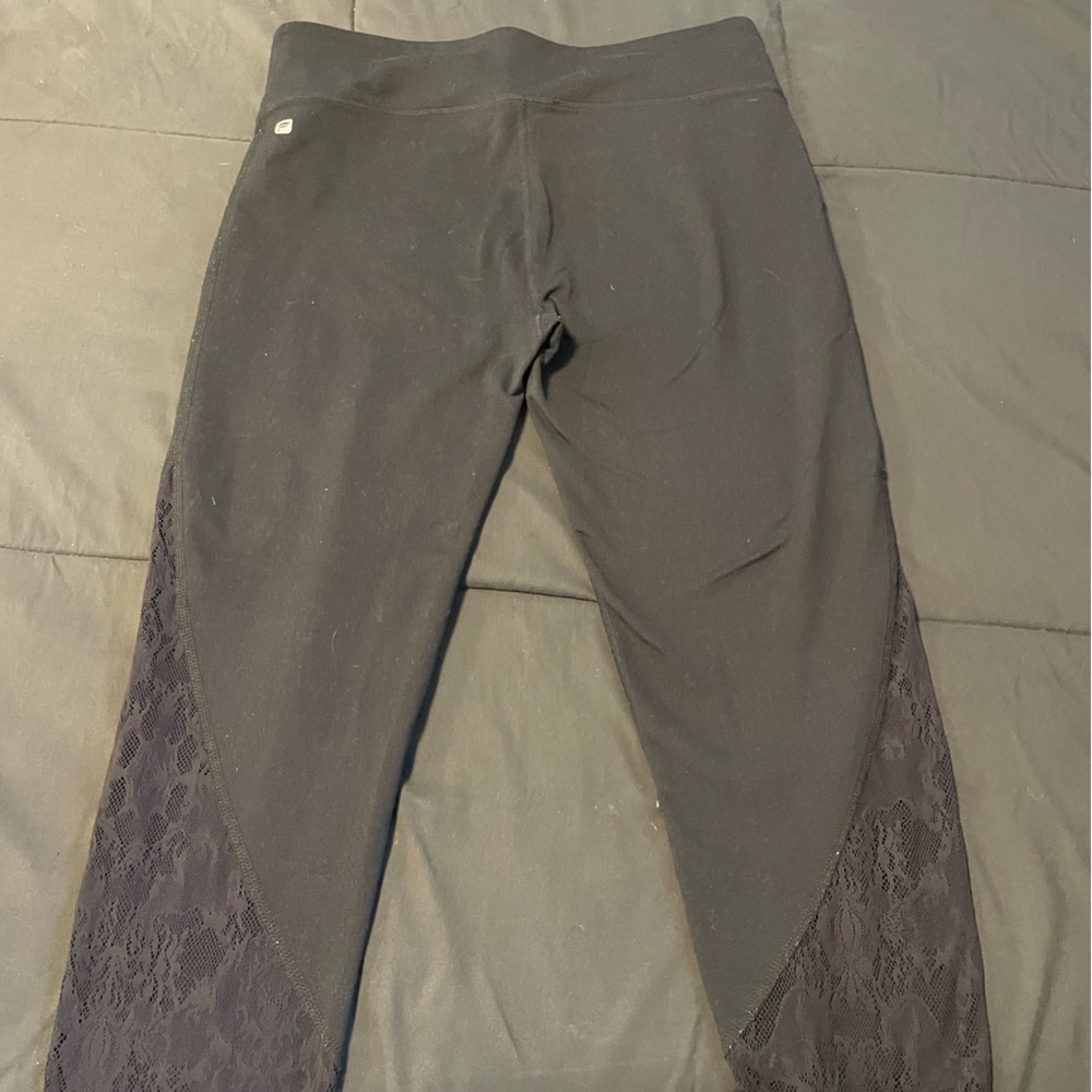 Fabletics Mid Rise Capri - Picture 3 of 3